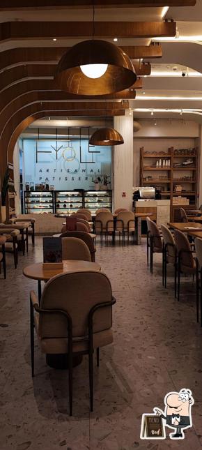 Look at this image of Fyole Cafe