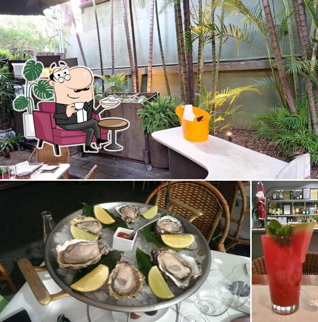 Entre diversos coisas, interior e bebida podem ser encontrados no Restaurante Amadeus