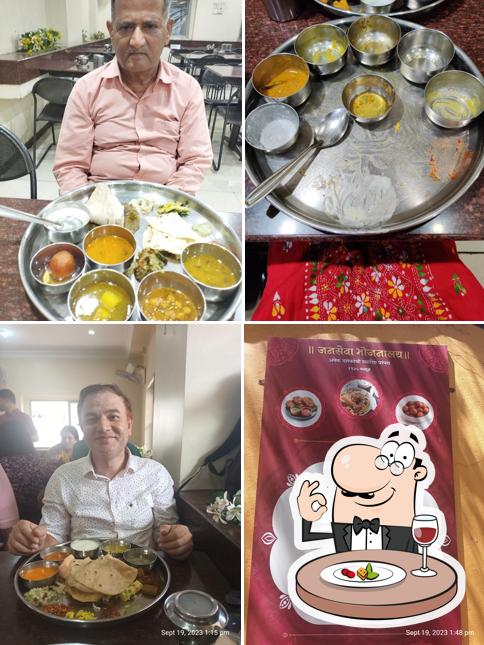 Food at Janaseva Bhojanalaya