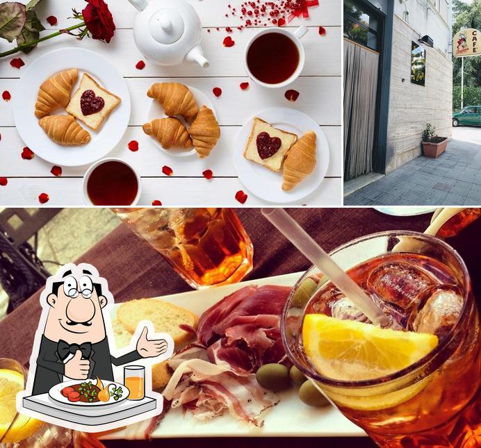 Prisma Caffè si caratterizza per la cibo e esterno