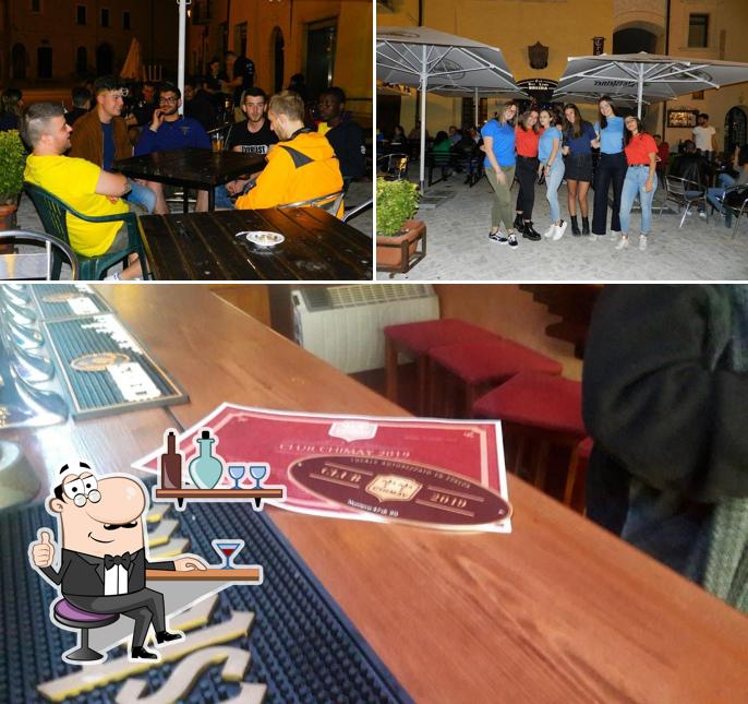 Gli interni di Birreria Der Löwe