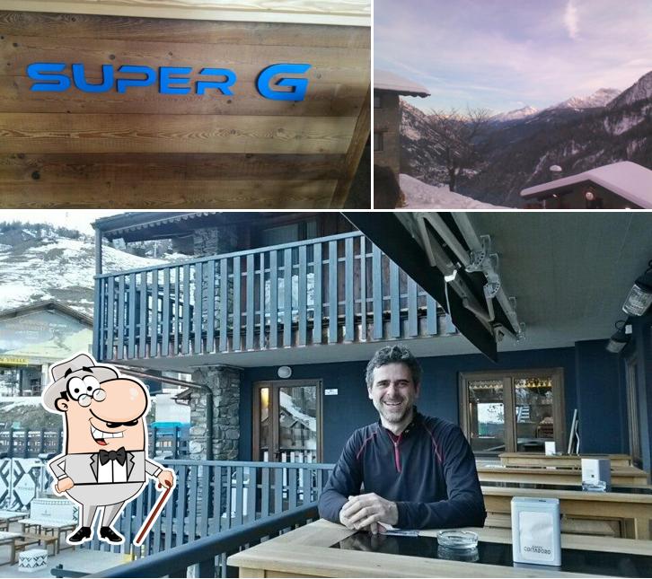 Goditi la vista dagli esterni di Super G Italian Mountain Club - Courmayeur