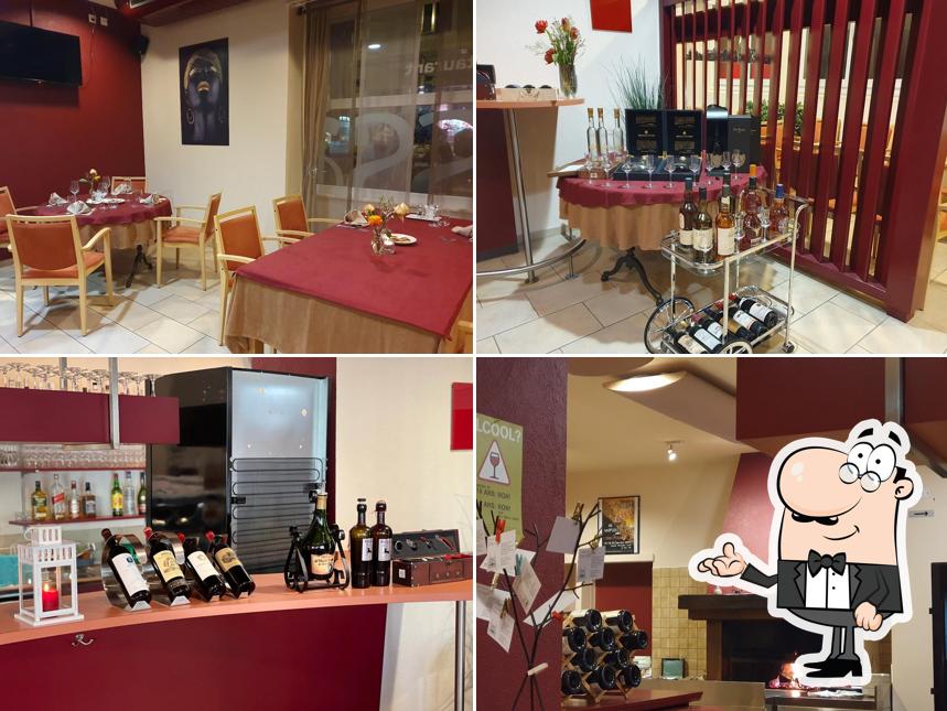 Siediti a un tavolo di Bar Casa Rossa