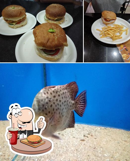 Hamburger at Delicious Pizza