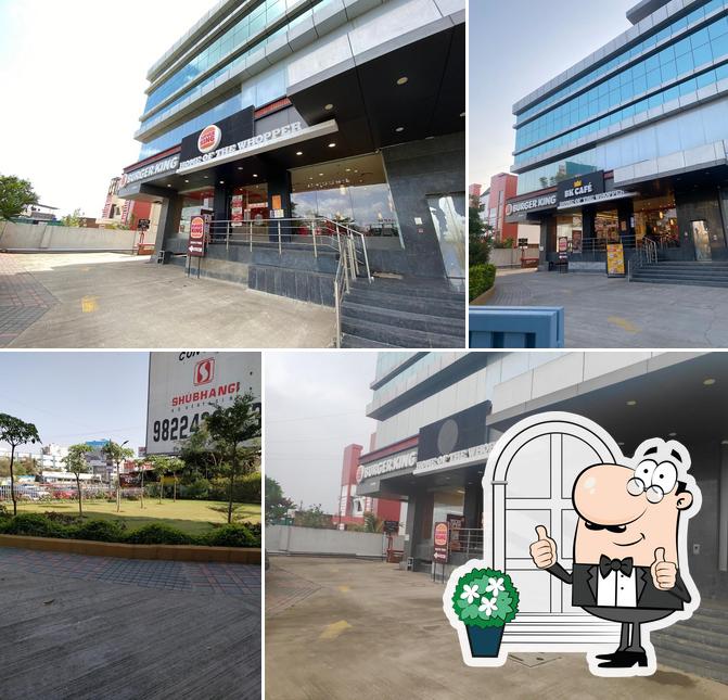 The exterior of Burger King