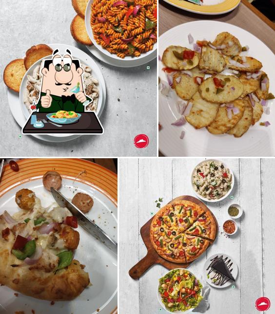 Food at Pizza Hut Aluva, Cochin Food at Pizza Hut Aluva, Cochin