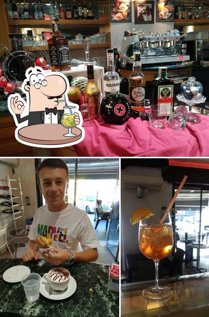 Goditi un drink dal menu