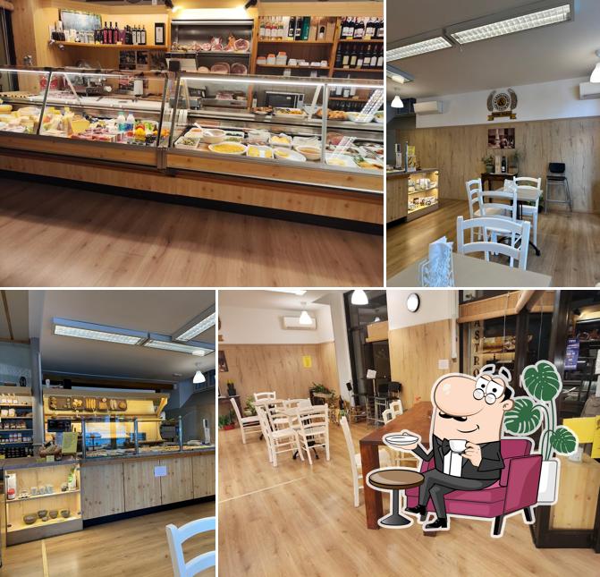 Dai un'occhiata agli interni di Gastronomia Iride Paris