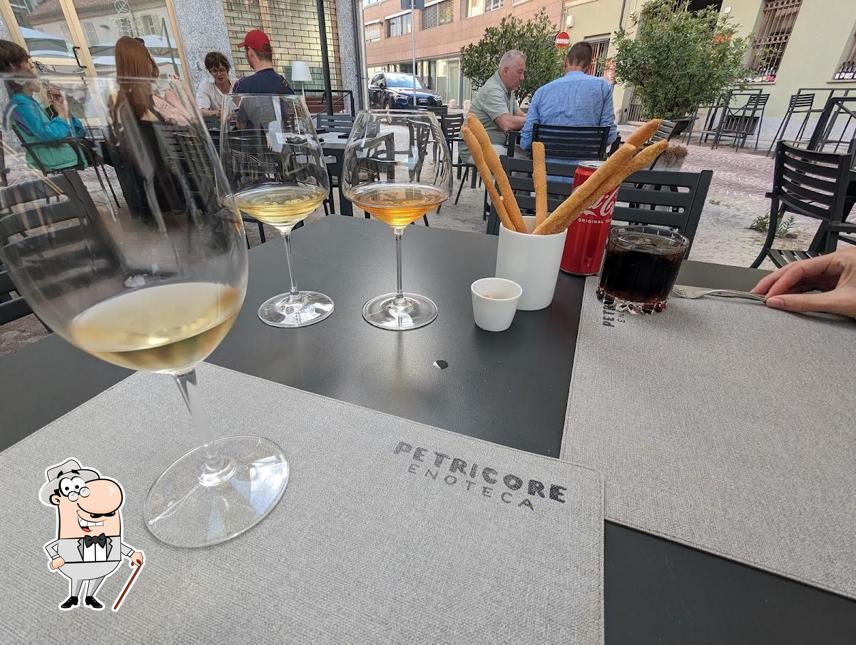 Guarda gli esterni di Petricore Enoteca con Cucina