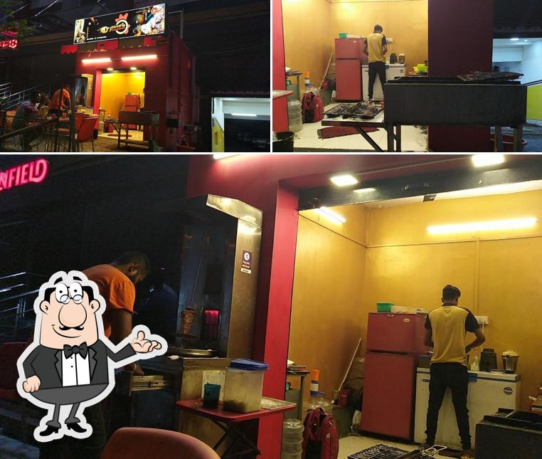 Check out how Dynamite Shawarma looks inside