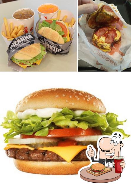 Delicie-se com um hambúrguer no Burger King