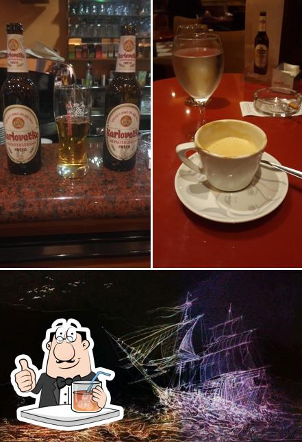 Tra le diverse cose da Caffe Bar Bonaca si possono trovare la bevanda e esterno