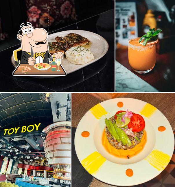 Food at TOY BOY