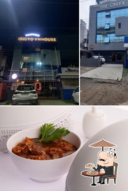 The picture of Bouffage Wardha Road’s exterior and food
