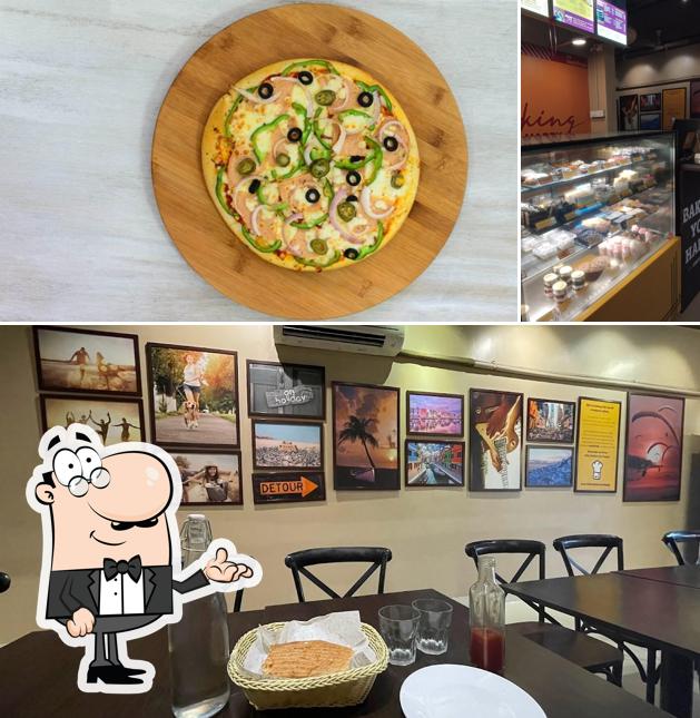 The image of Ovenfresh’s interior and food