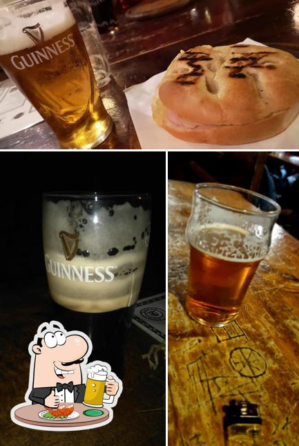 Puoi goderti un rinfrescante bicchiere di birra chiara o scura