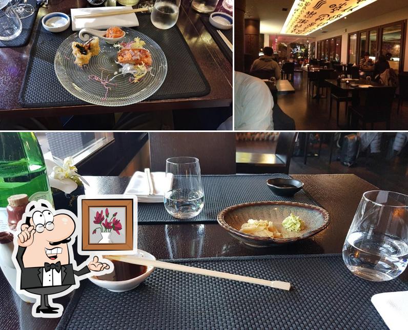 Siediti a un tavolo di Mozi Ristorante Cinese