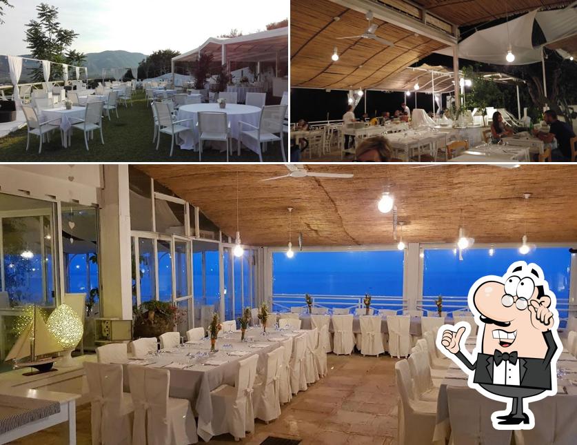Siediti a un tavolo di Ristorante Pizzeria Lido Giardino di Monsignore