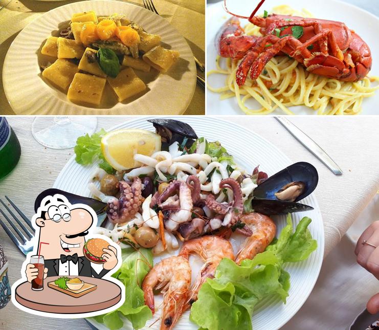 Ordina un hamburger a Ristorante L’Angolo
