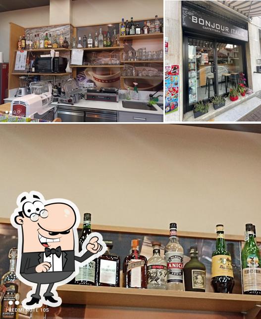 Bonjour Italie si caratterizza per la interni e bevanda