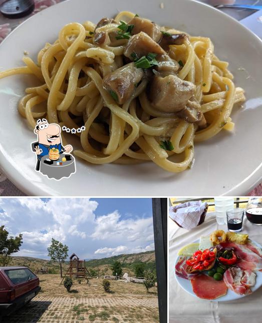 Dai un’occhiata alla foto che presenta la cibo e esterno di CENTRO IPPICO - AGRICAMPEGGIO LA LENTE