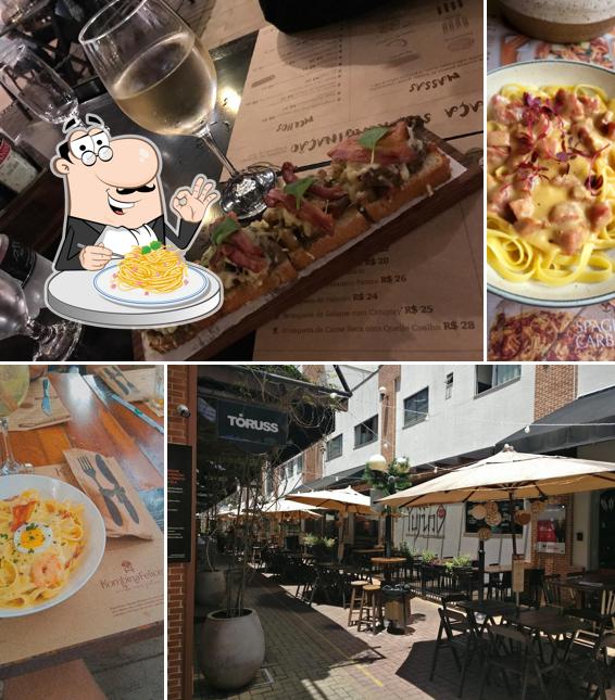 Espaguete carbonara em Kombina Felice Restaurante Italiano