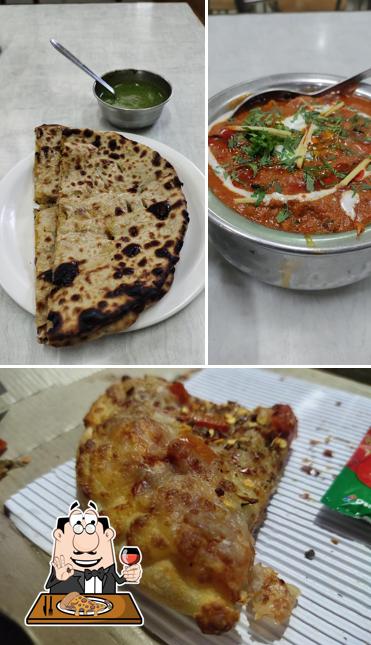 Try out pizza at New Chacha Ka Restaurant