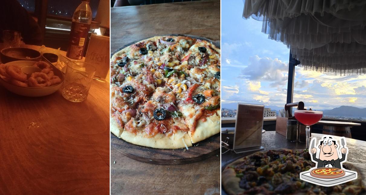 Try out pizza at Dorsia lounge (by HOTEL DAANI CONTINENTAL)