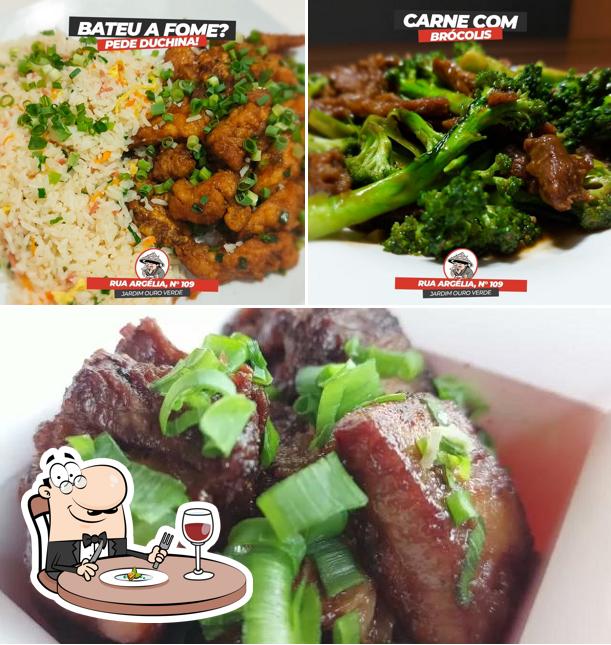 Comida em Restaurante Dú China - Piza