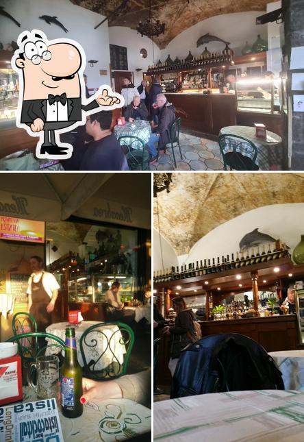 Tra le varie cose da Delfín Bar si possono trovare la interni e bevanda