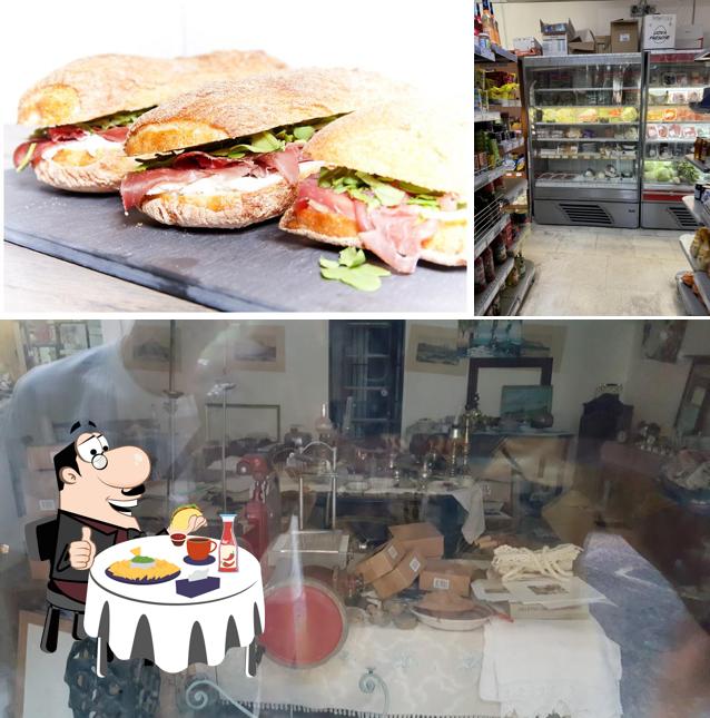 Piatto di formaggi al Gusto Ortigia Market