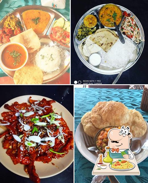 Food at 6 Pack Bar & Restaurant