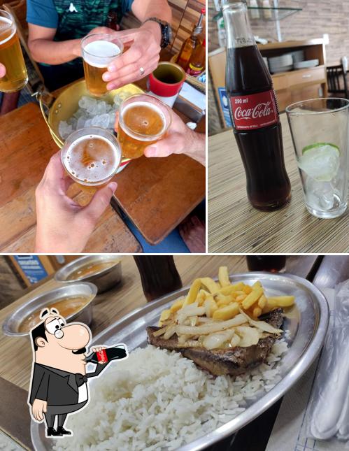 Entre diferentes coisas, bebida e eu no podem ser encontrados no Flor Do Belem