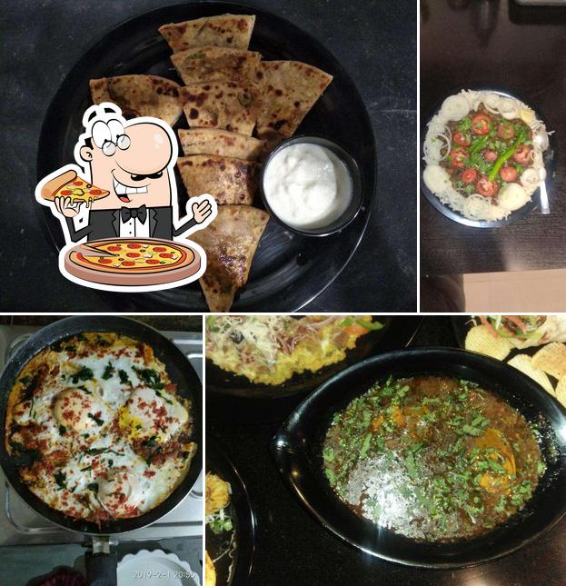 Order pizza at Balli Di Chole Hatti