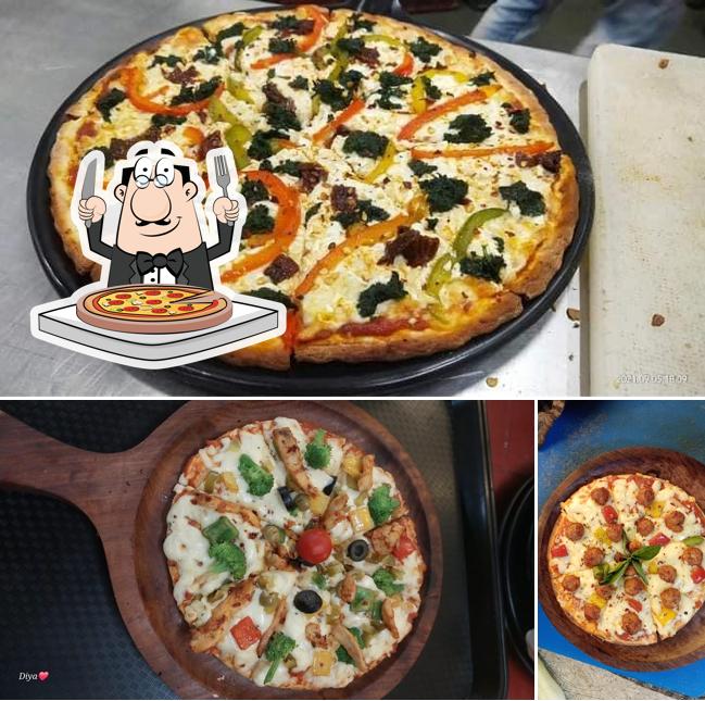 Try out pizza at Hills Cafe