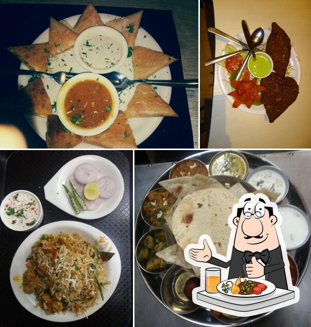 Food at Mom's kitchen Restaurant