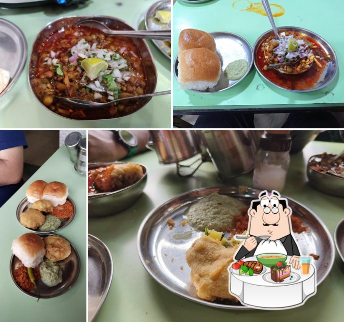 Hot and sour soup at Santosh vada pav