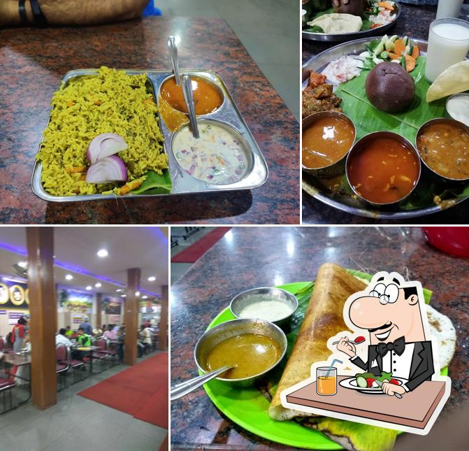 Food at Tumkur Tatte Idli and Davanagere benne Dosa
