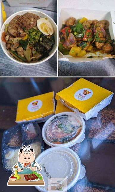 Order meat dishes at Auntie Fung's