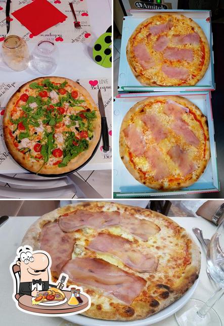 A Pizzeria acqua &sale, puoi ordinare una bella pizza
