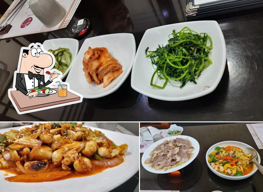 Food at Gung The Palace