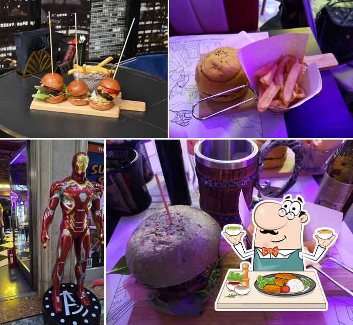 Platti al Super Heroes Steakhouse & Art Gallery