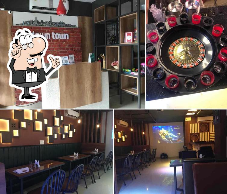 Downtown Bar & Restaurant