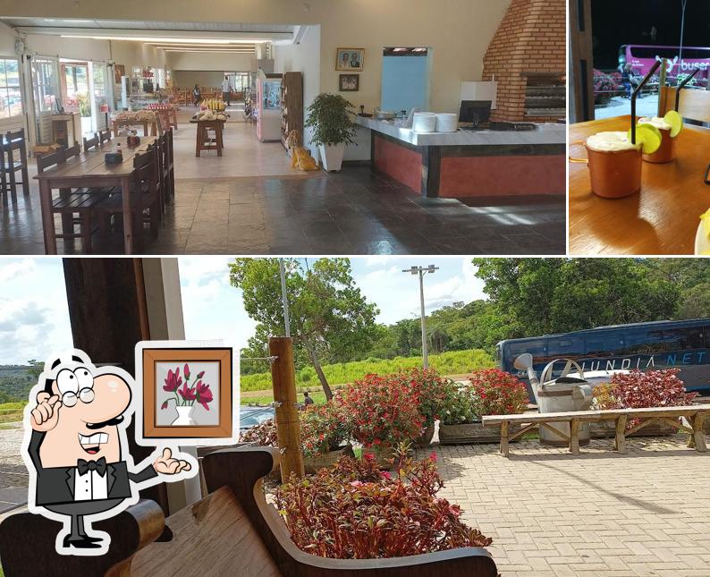 Dê uma olhada a foto ilustrando interior e comida no Emboabas Grill