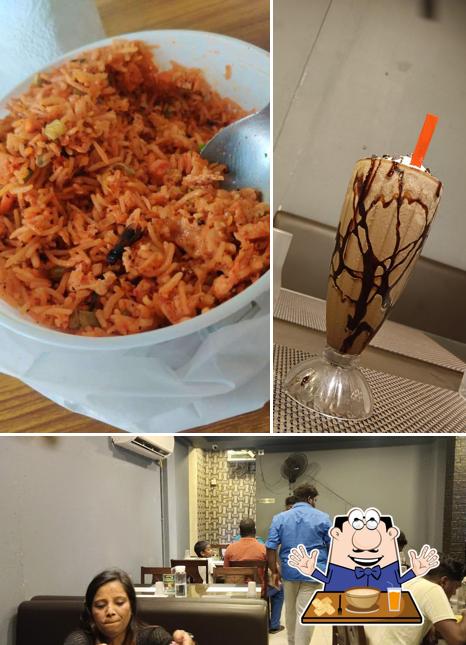 The image of food and interior at Biriyani Raman