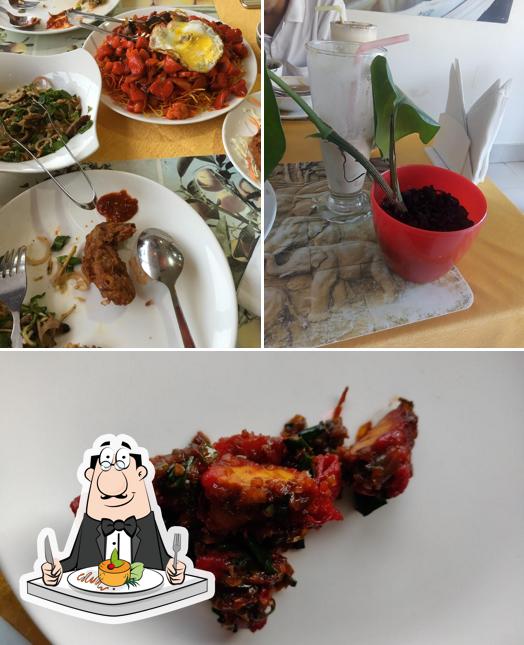Food at Foodvilla Restaurant