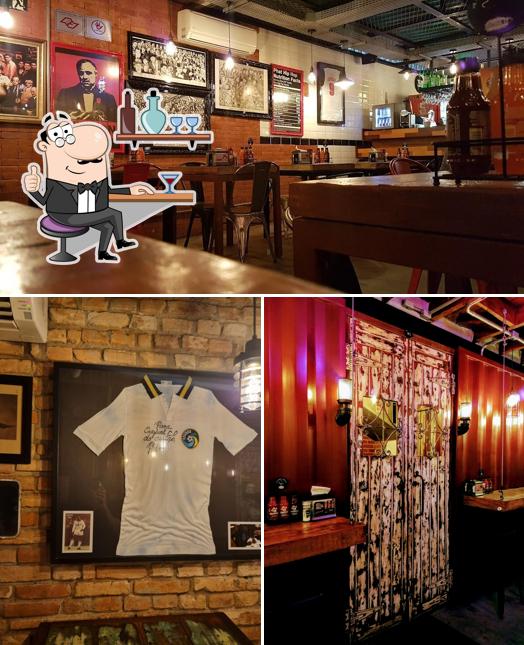 Veja imagens do interior do Original Co. Burger & Steak