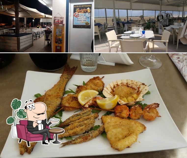 Siediti a un tavolo di Ristorante La Tavernetta sul Mare