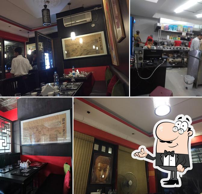 The interior of Szechuan Dragon