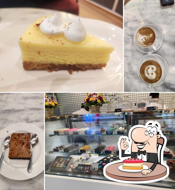 Cheesecake at SMOOR Cafe- Seawoods
